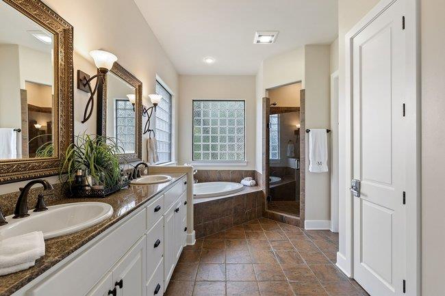 8400 Blazyk Dr, Austin, TX 78737