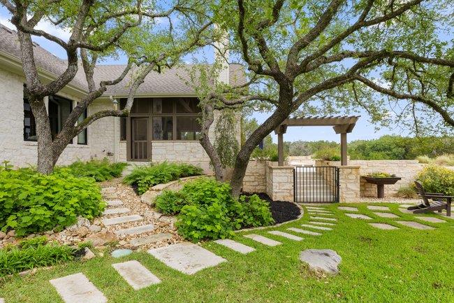 8400 Blazyk Dr, Austin, TX 78737