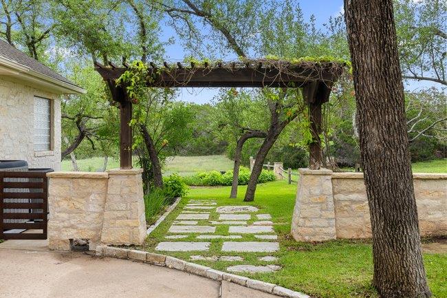 8400 Blazyk Dr, Austin, TX 78737
