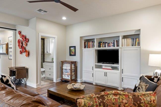 8400 Blazyk Dr, Austin, TX 78737