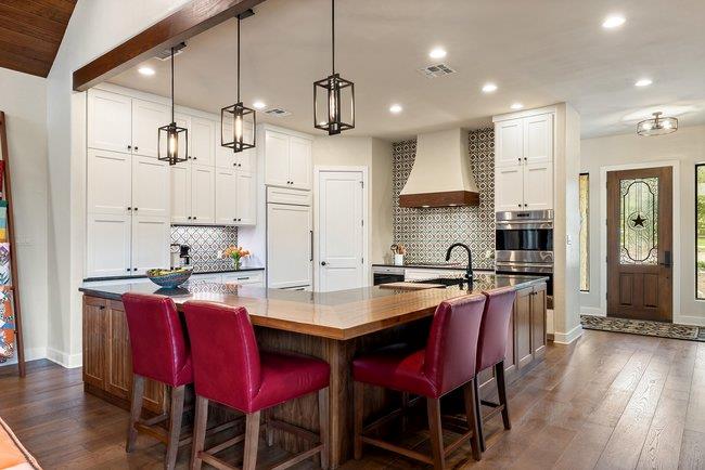 8400 Blazyk Dr, Austin, TX 78737