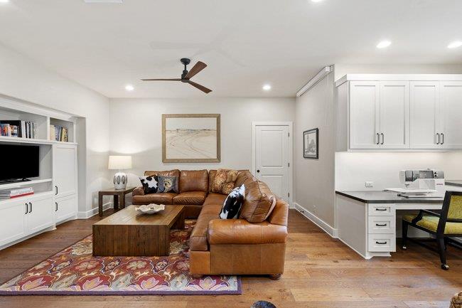 8400 Blazyk Dr, Austin, TX 78737