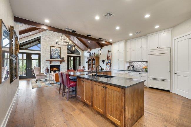 8400 Blazyk Dr, Austin, TX 78737
