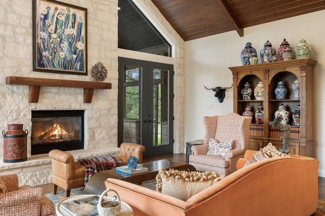 8400 Blazyk Dr, Austin, TX 78737
