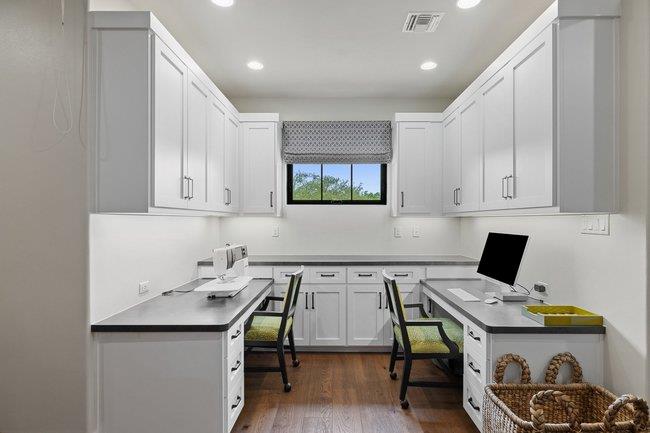 8400 Blazyk Dr, Austin, TX 78737