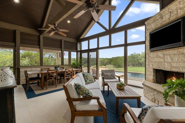 8400 Blazyk Dr, Austin, TX 78737