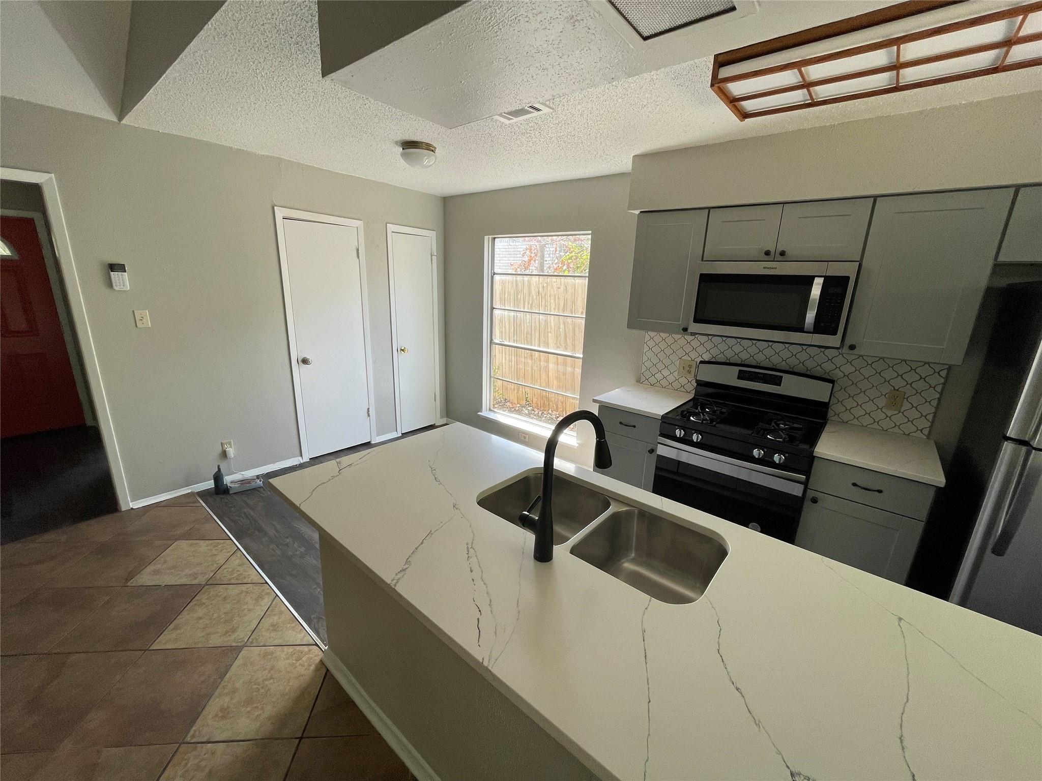 5806 Emerald Forest Dr # A, Austin, TX 78745