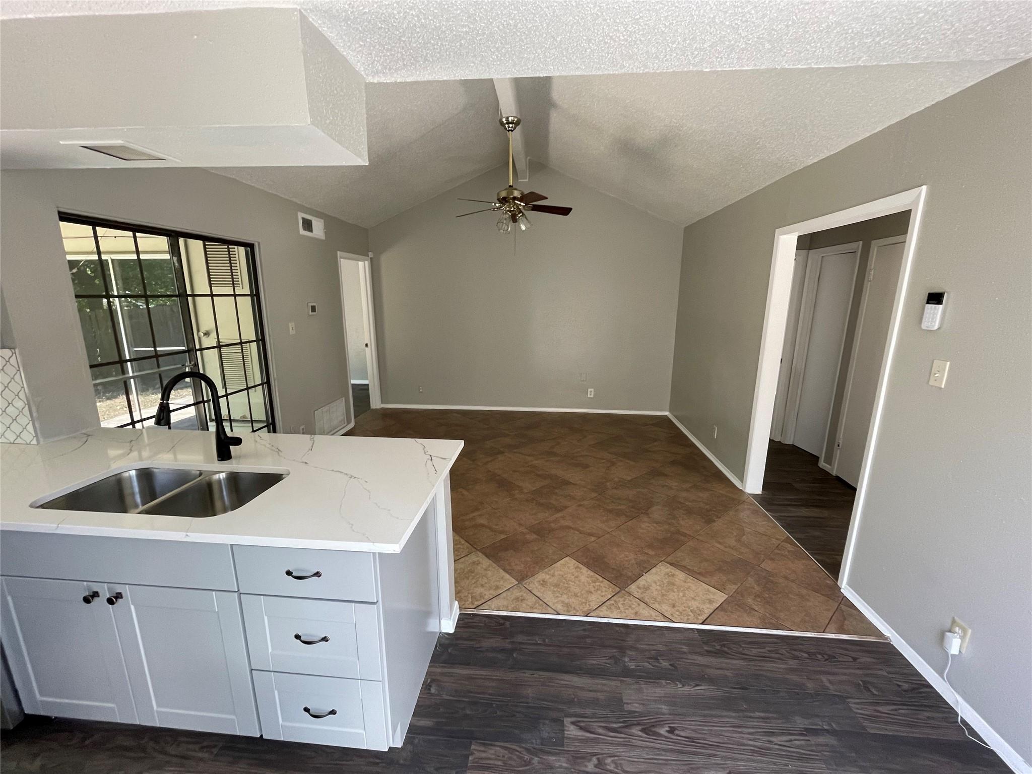 5806 Emerald Forest Dr # A, Austin, TX 78745