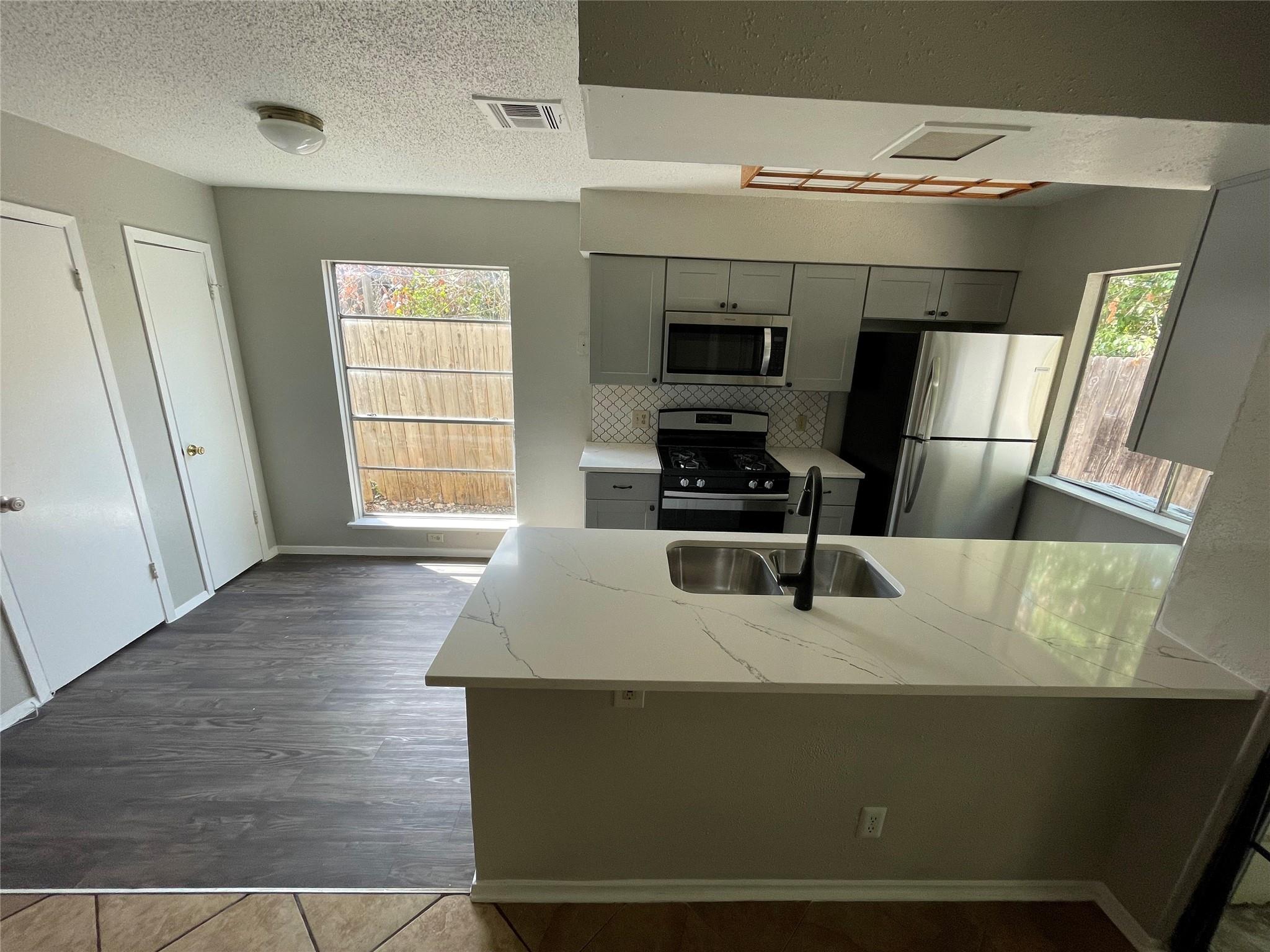 5806 Emerald Forest Dr # A, Austin, TX 78745