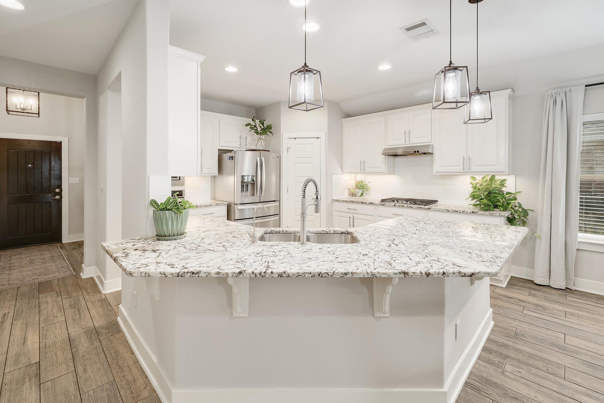 7704 Leonardo Dr, Round Rock, TX 78665