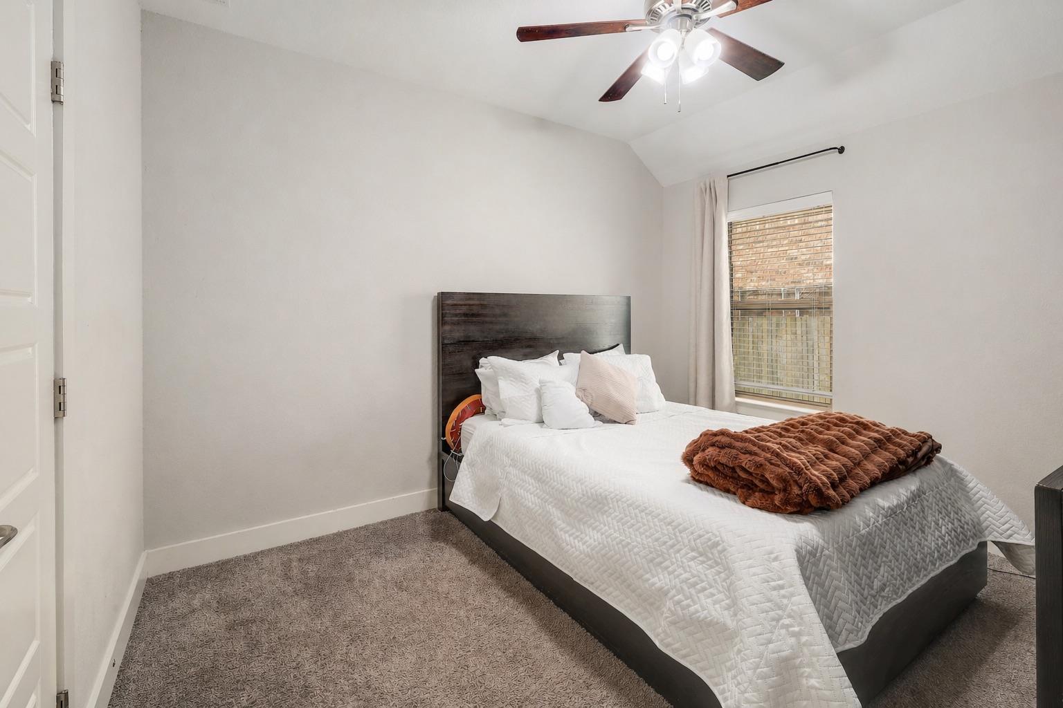 7704 Leonardo Dr, Round Rock, TX 78665