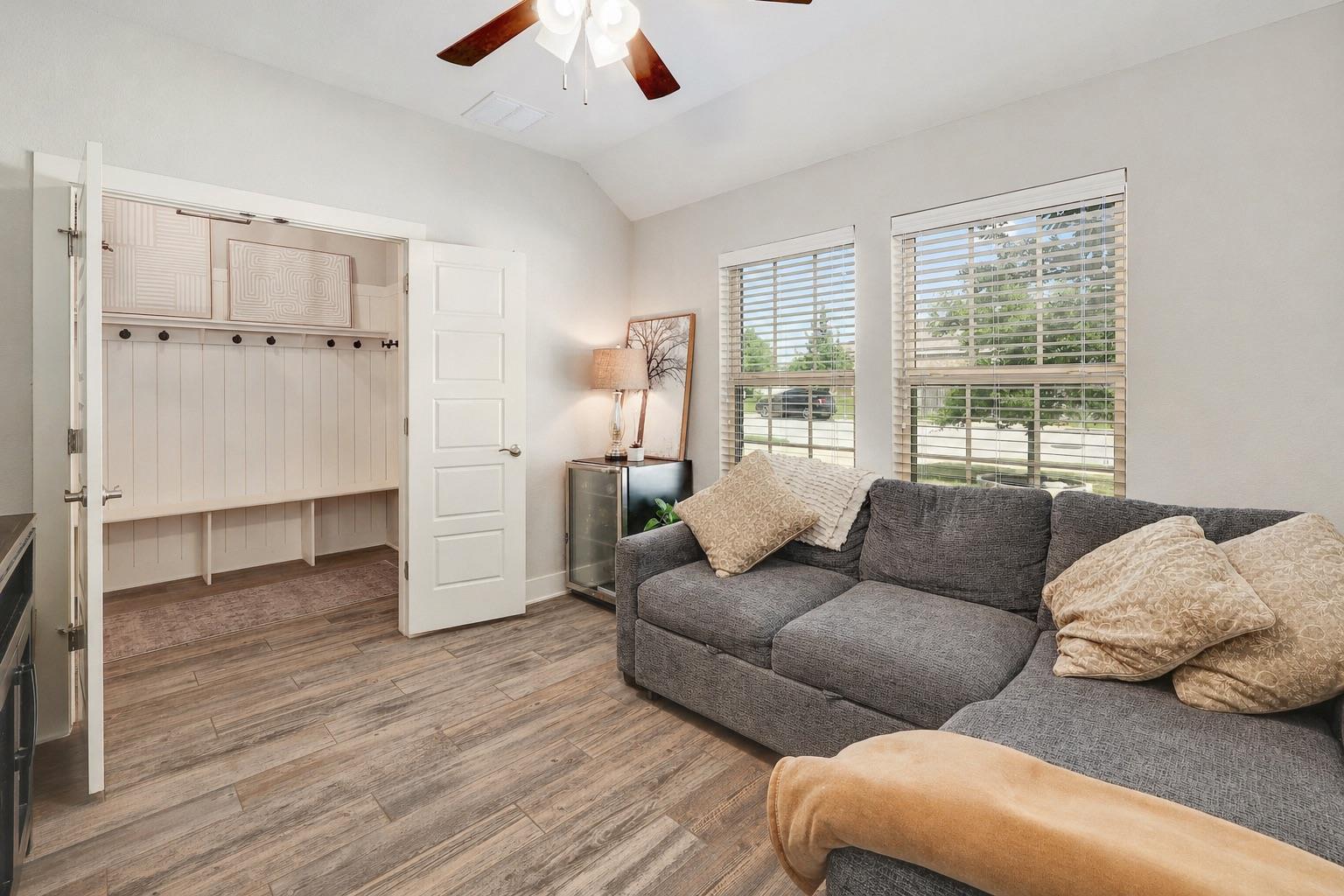 7704 Leonardo Dr, Round Rock, TX 78665
