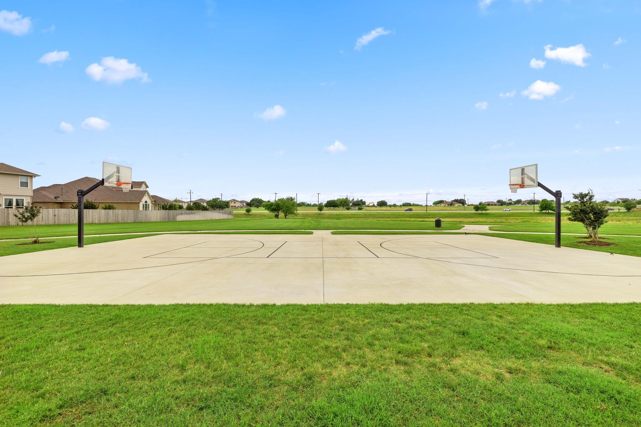 7704 Leonardo Dr, Round Rock, TX 78665