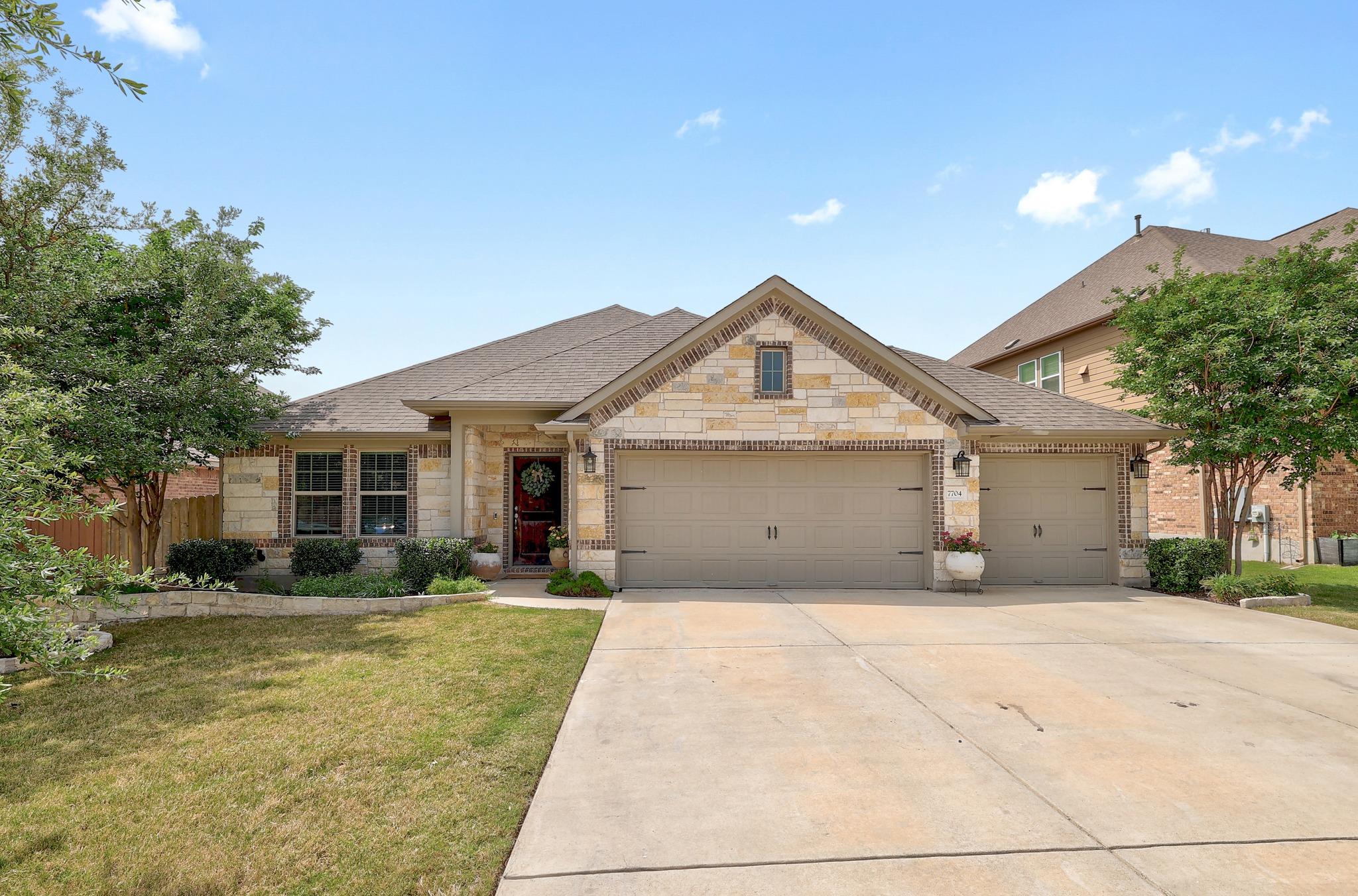 7704 Leonardo Dr, Round Rock, TX 78665