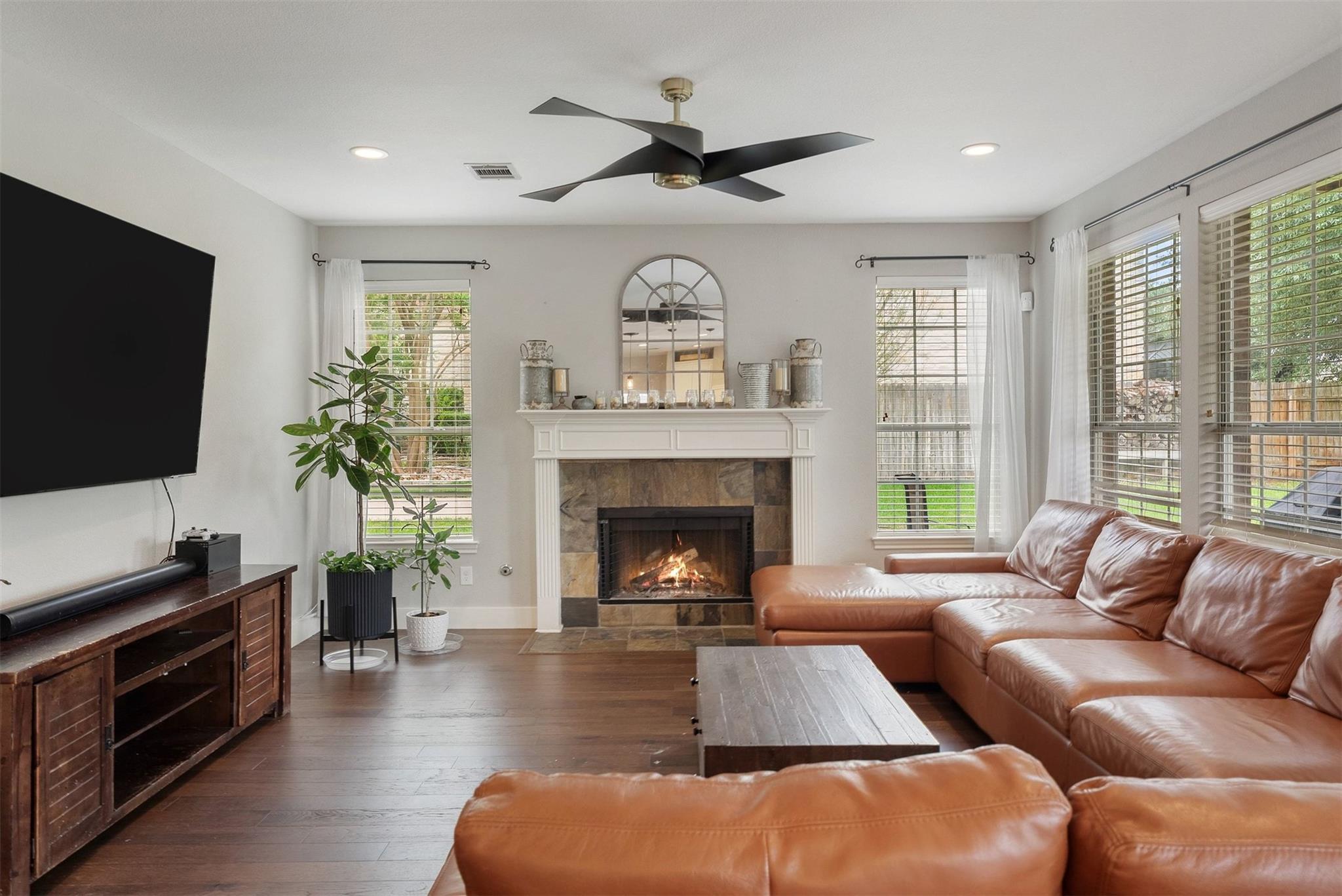 3814 Forest Creek Dr, Round Rock, TX 78664