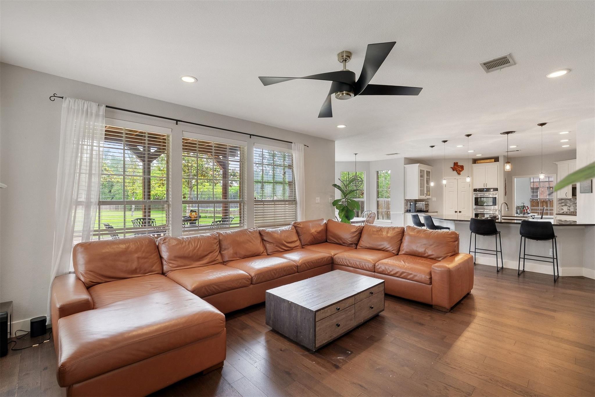 3814 Forest Creek Dr, Round Rock, TX 78664