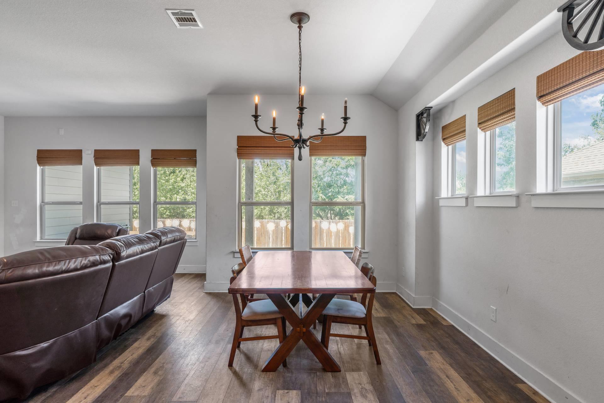 111 Brookside St, Hutto, TX 78634