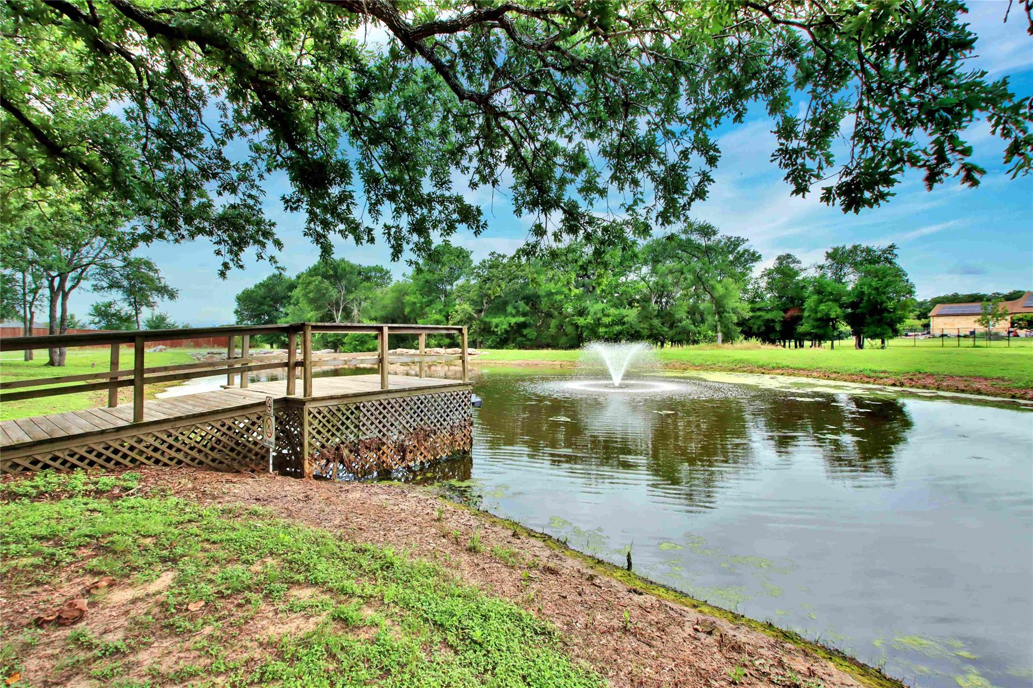 103 Periwinkle Ln, Bastrop, TX 78602