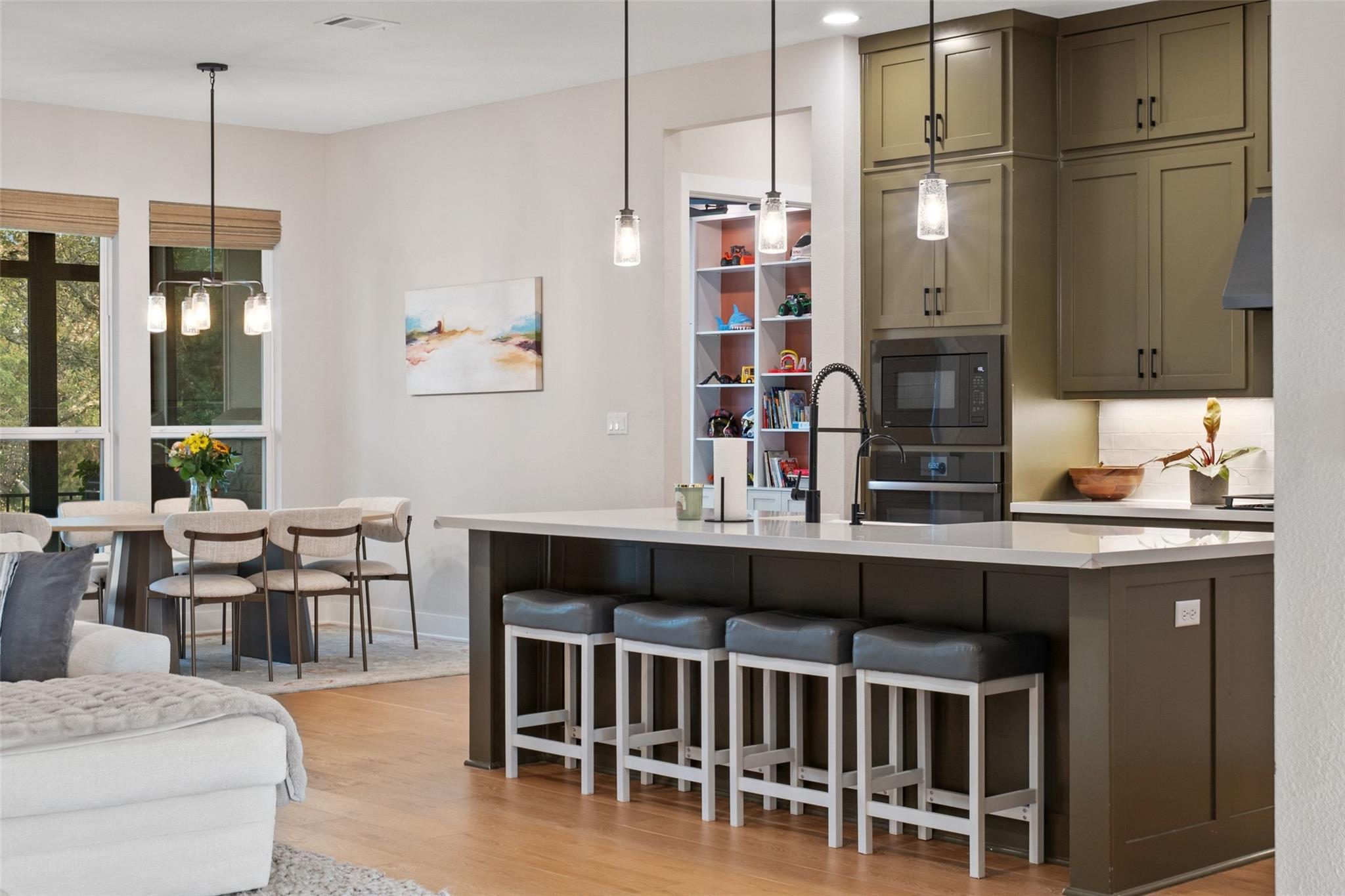 621 Kinnikinik Loop, Austin, TX 78737