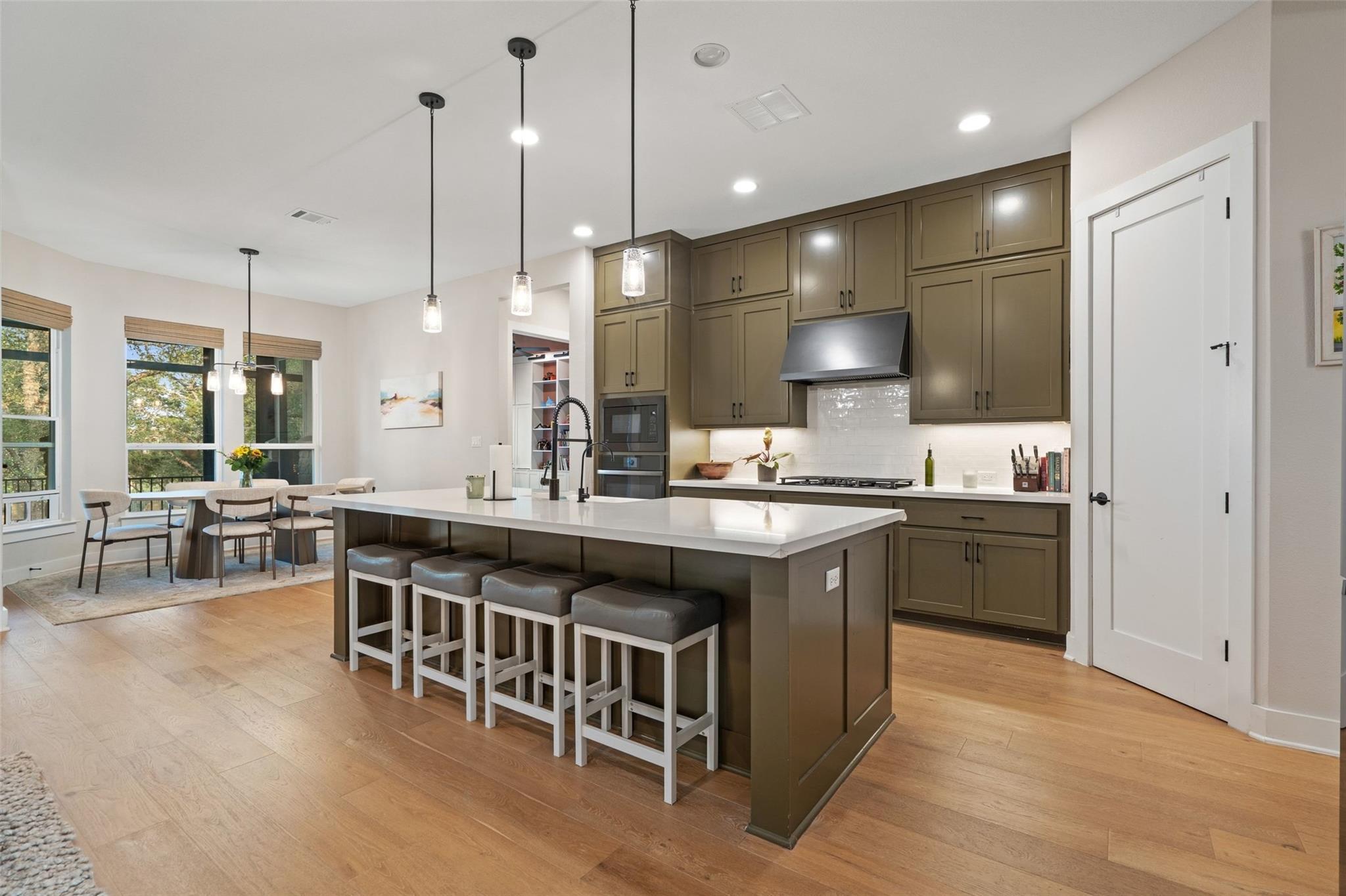 621 Kinnikinik Loop, Austin, TX 78737