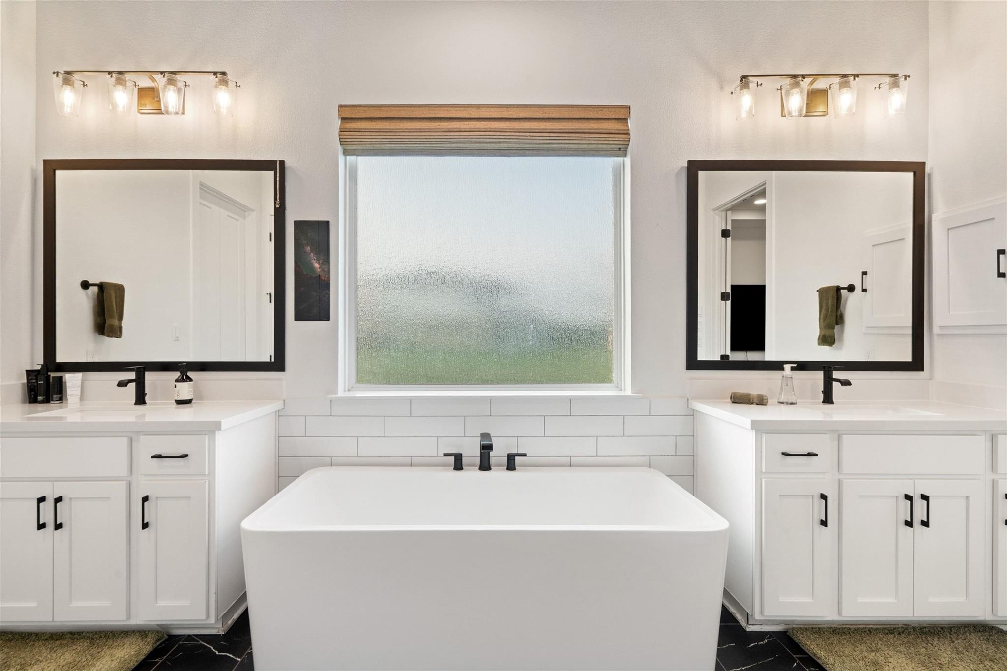 621 Kinnikinik Loop, Austin, TX 78737