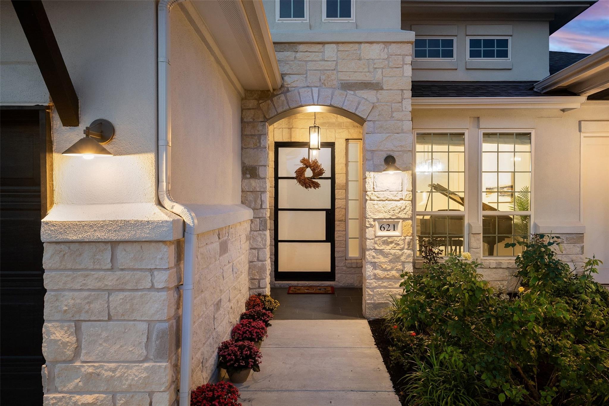 621 Kinnikinik Loop, Austin, TX 78737