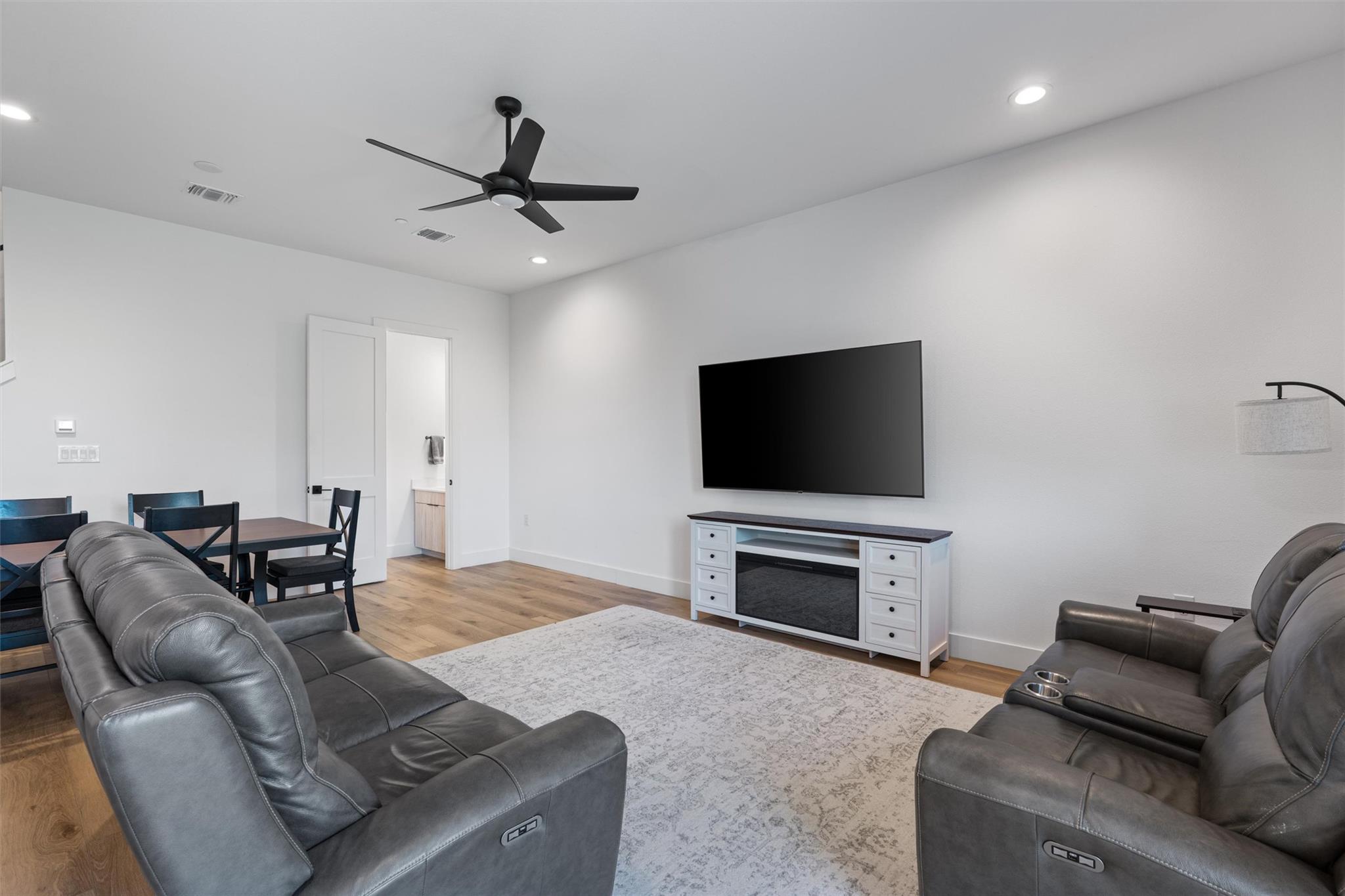 590 Old Mill Rd # 153, Cedar Park, TX 78613
