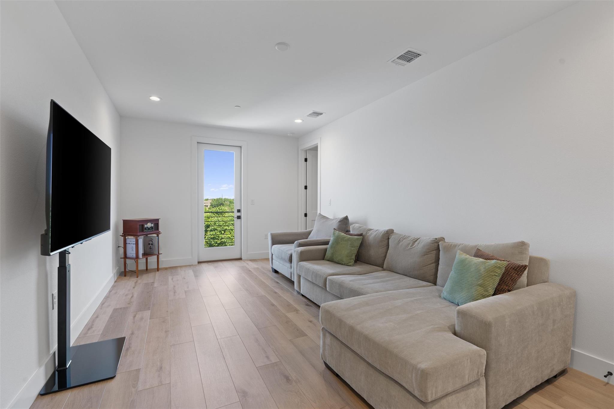 590 Old Mill Rd # 153, Cedar Park, TX 78613