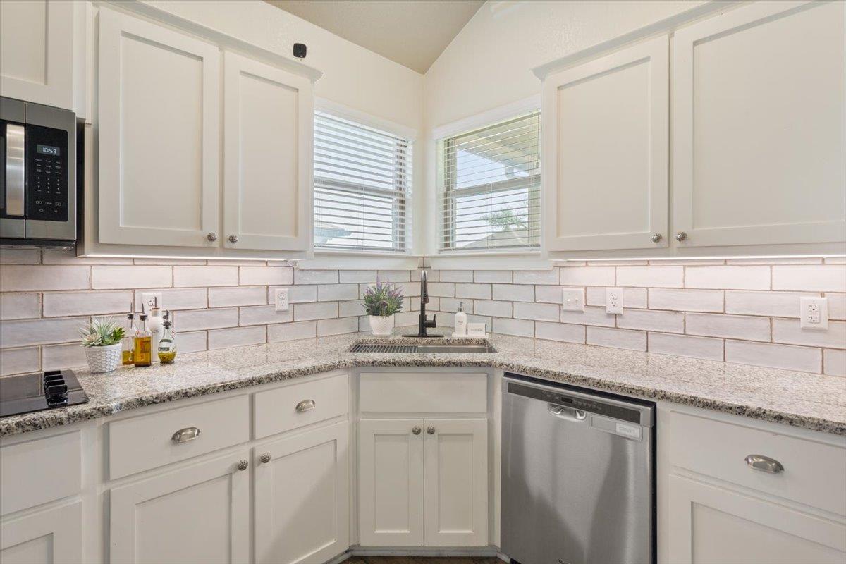 2306 Wooster St, Nolanville, TX 76559