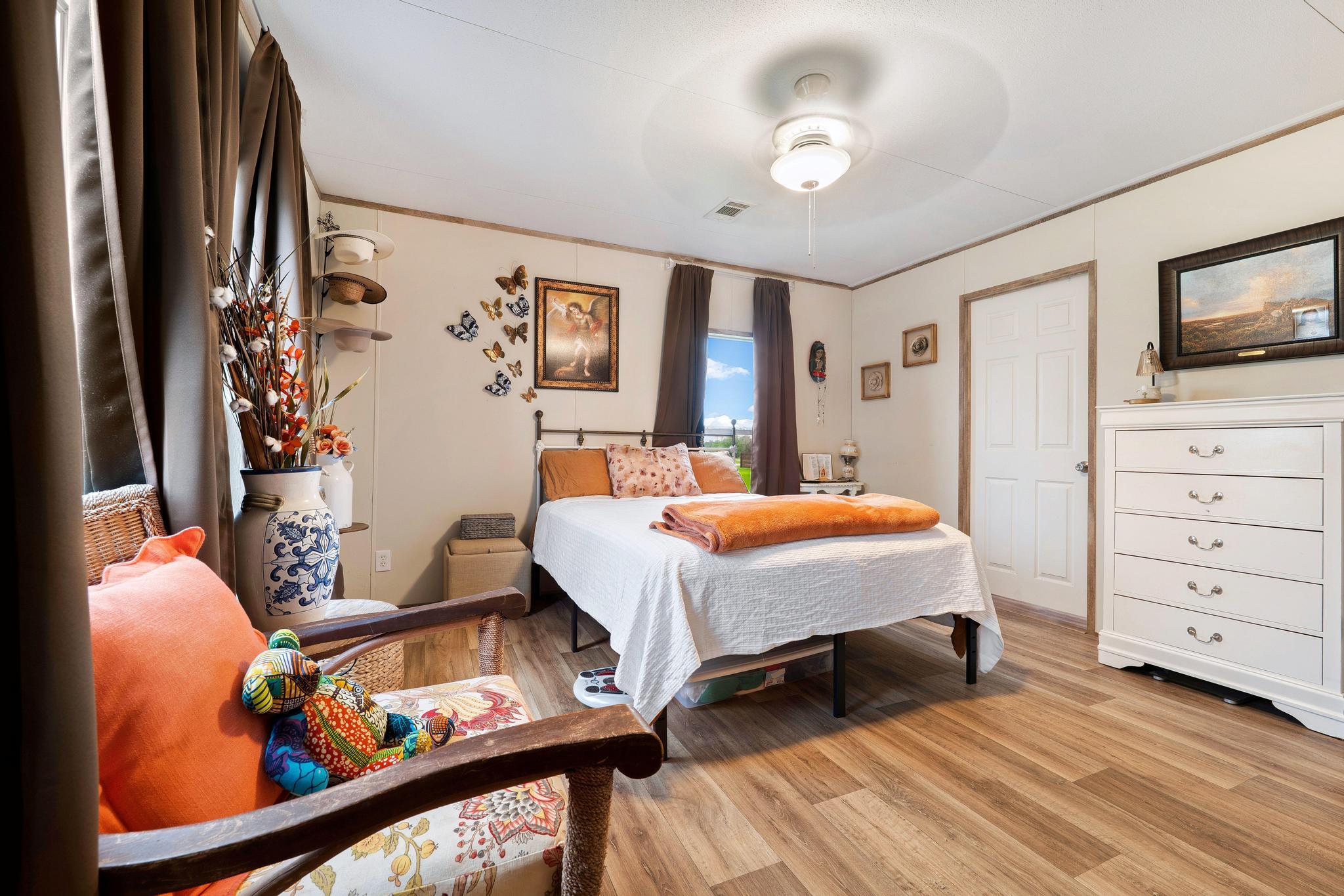 102 Double C Dr, Cedar Creek, TX 78612