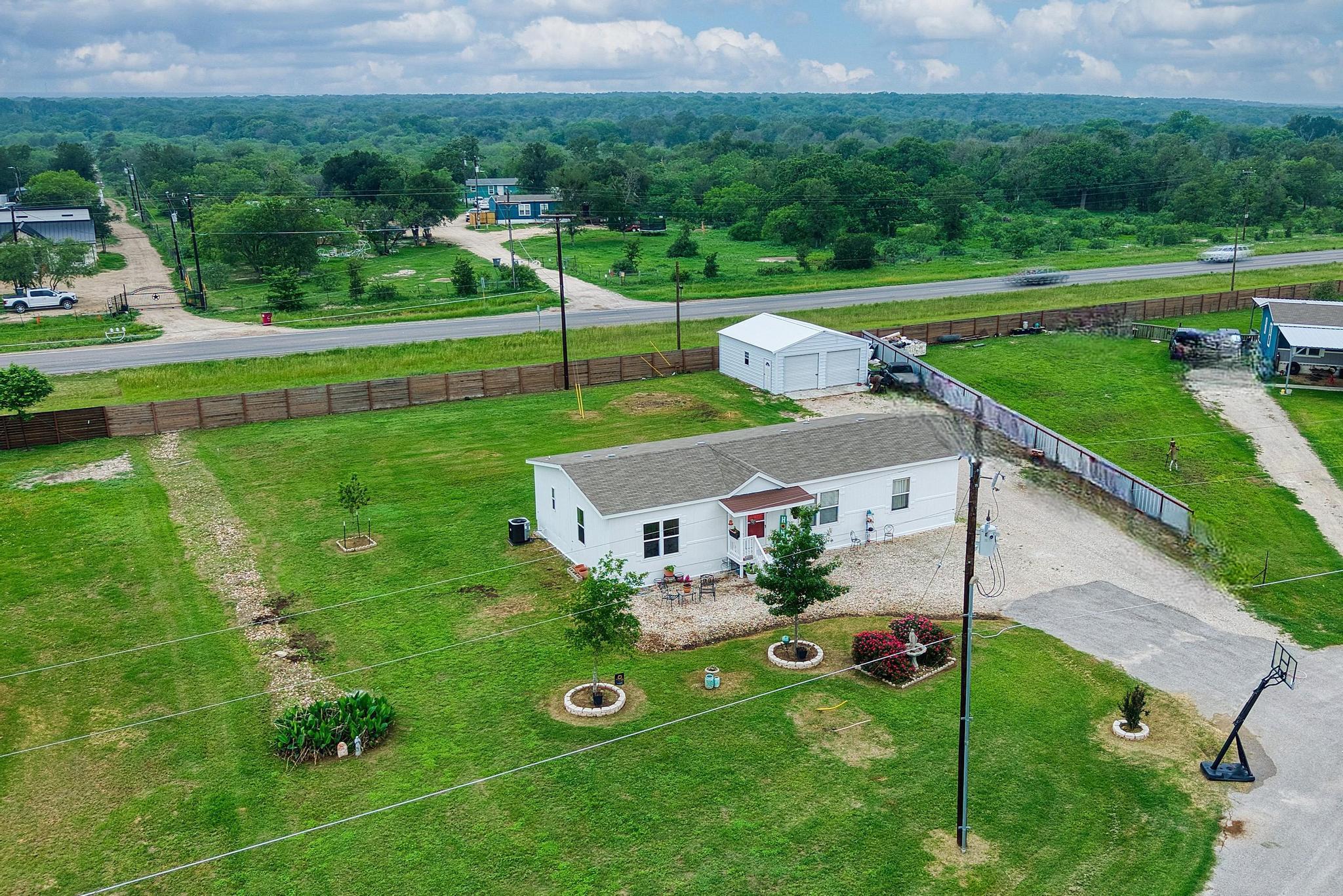 102 Double C Dr, Cedar Creek, TX 78612