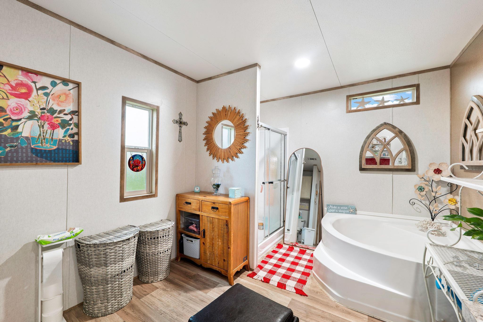 102 Double C Dr, Cedar Creek, TX 78612