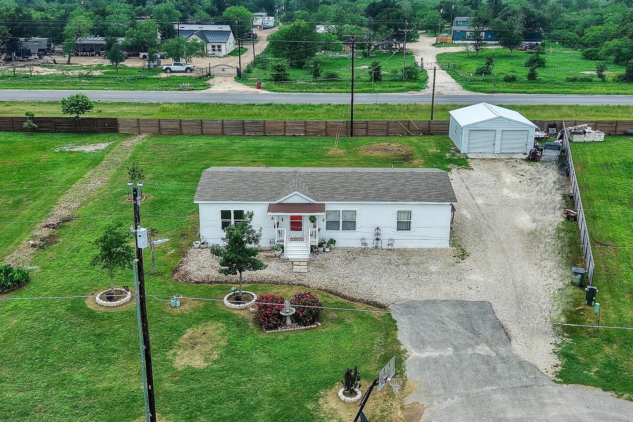 102 Double C Dr, Cedar Creek, TX 78612