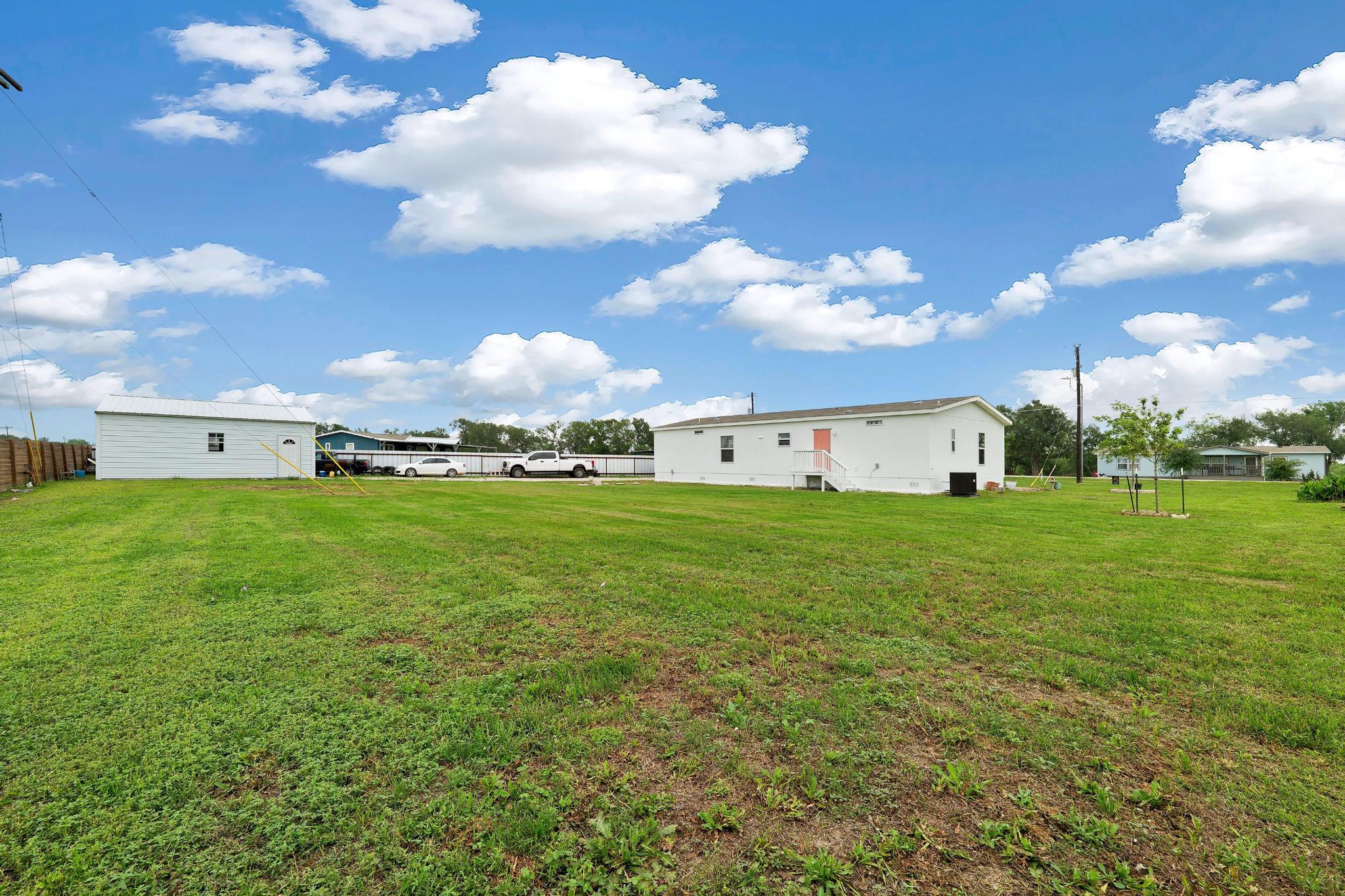 102 Double C Dr, Cedar Creek, TX 78612