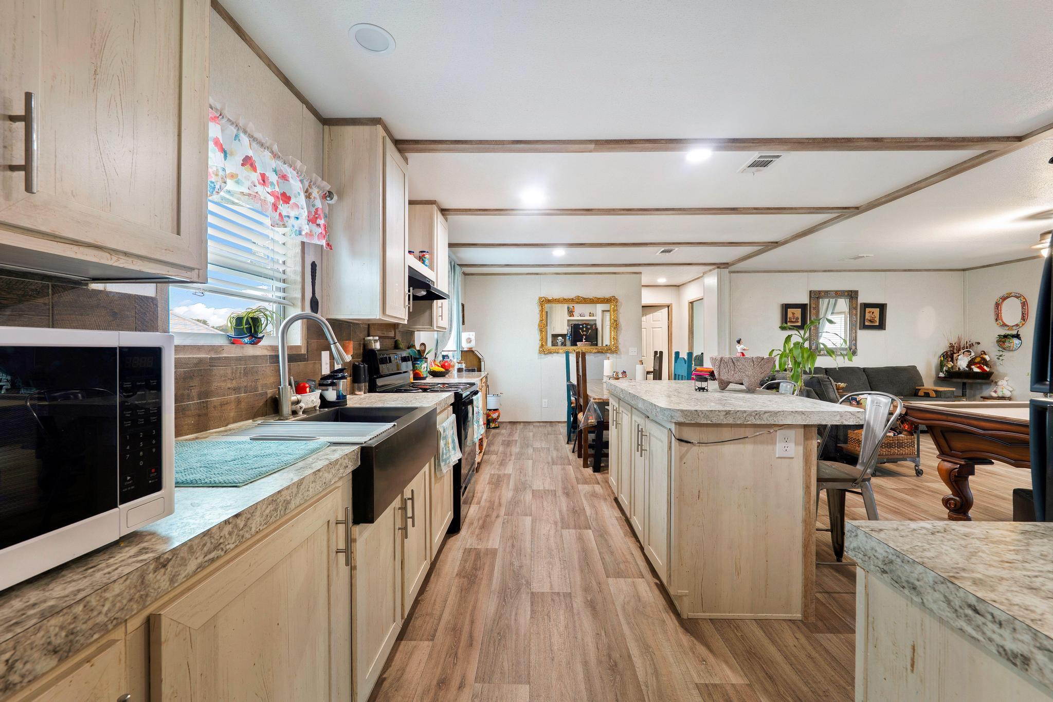 102 Double C Dr, Cedar Creek, TX 78612