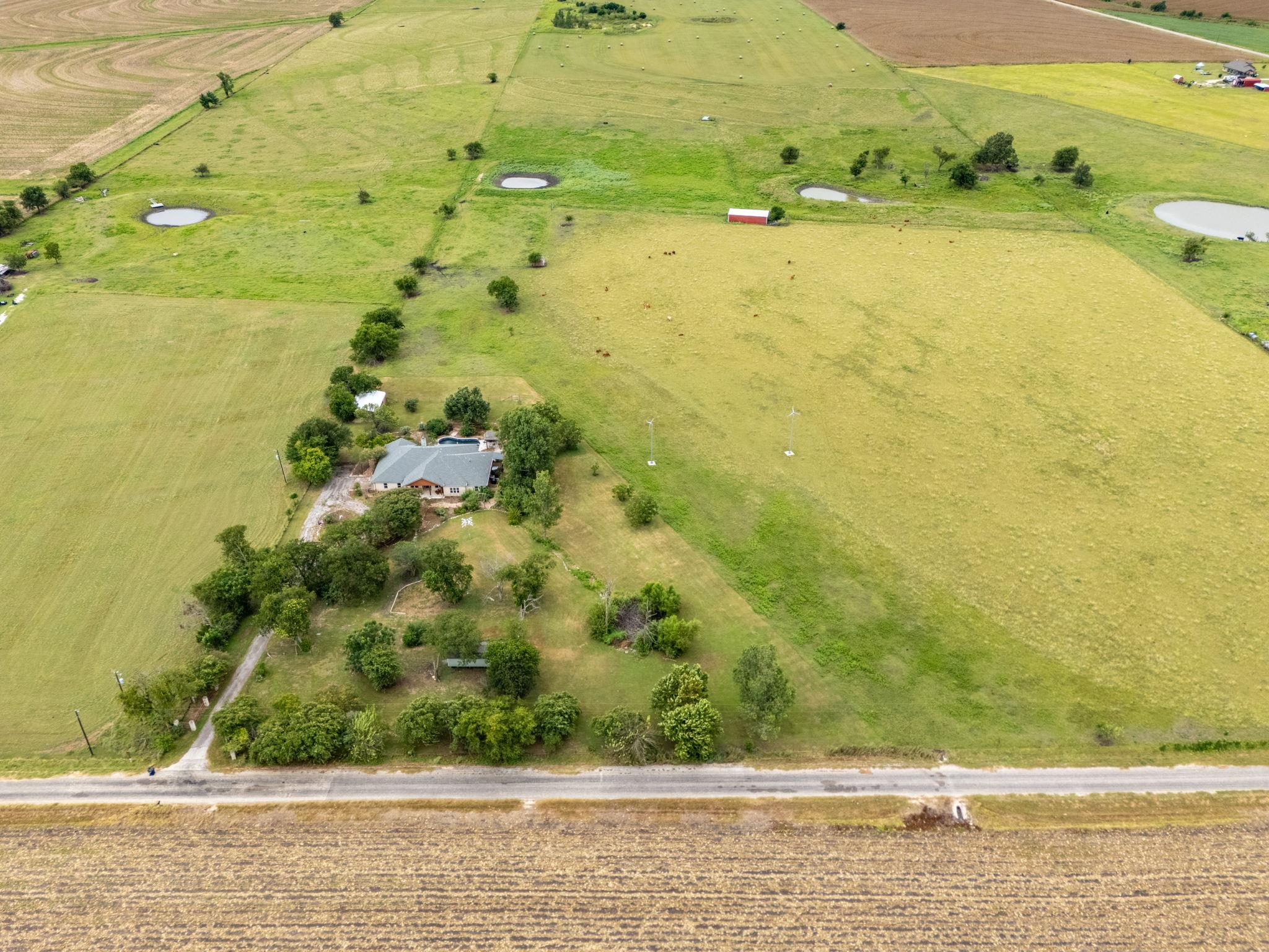 250 County Rd. 323, Bartlett, TX 76511