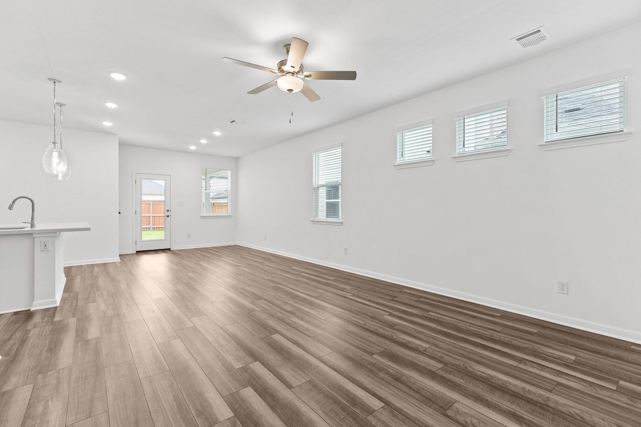 204 Flowers Ave # 123, Hutto, TX 78634
