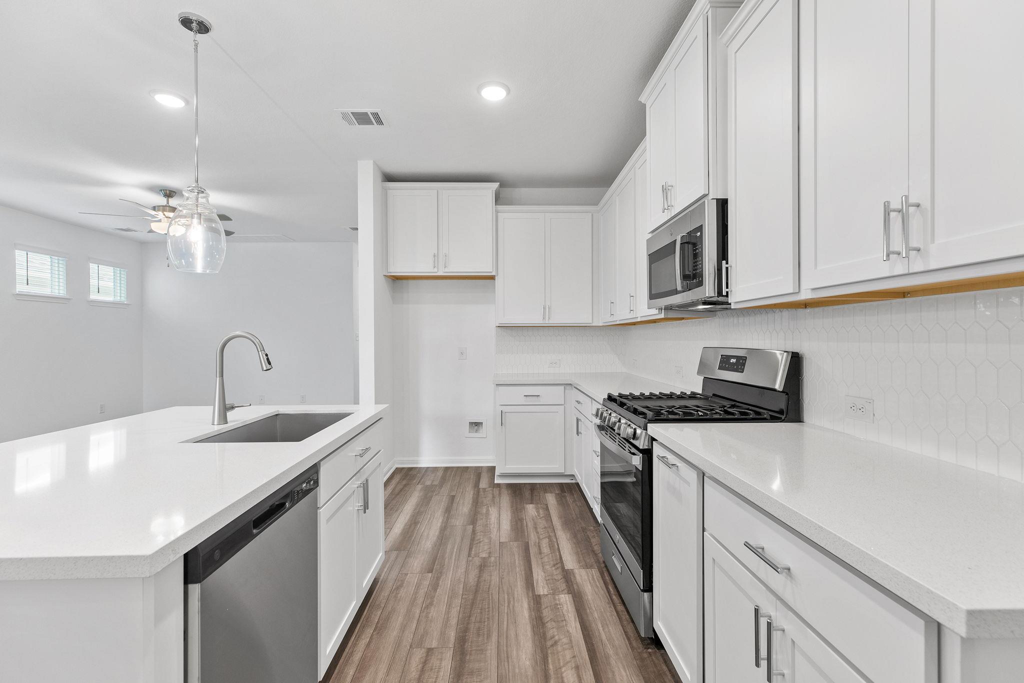 204 Flowers Ave # 123, Hutto, TX 78634
