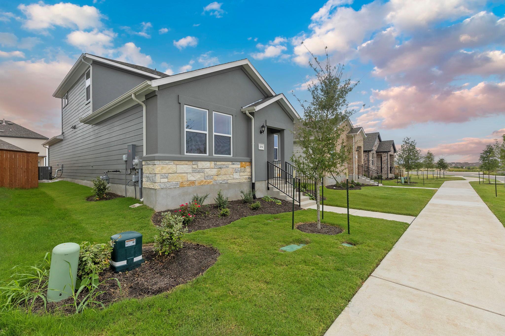 204 Flowers Ave # 123, Hutto, TX 78634