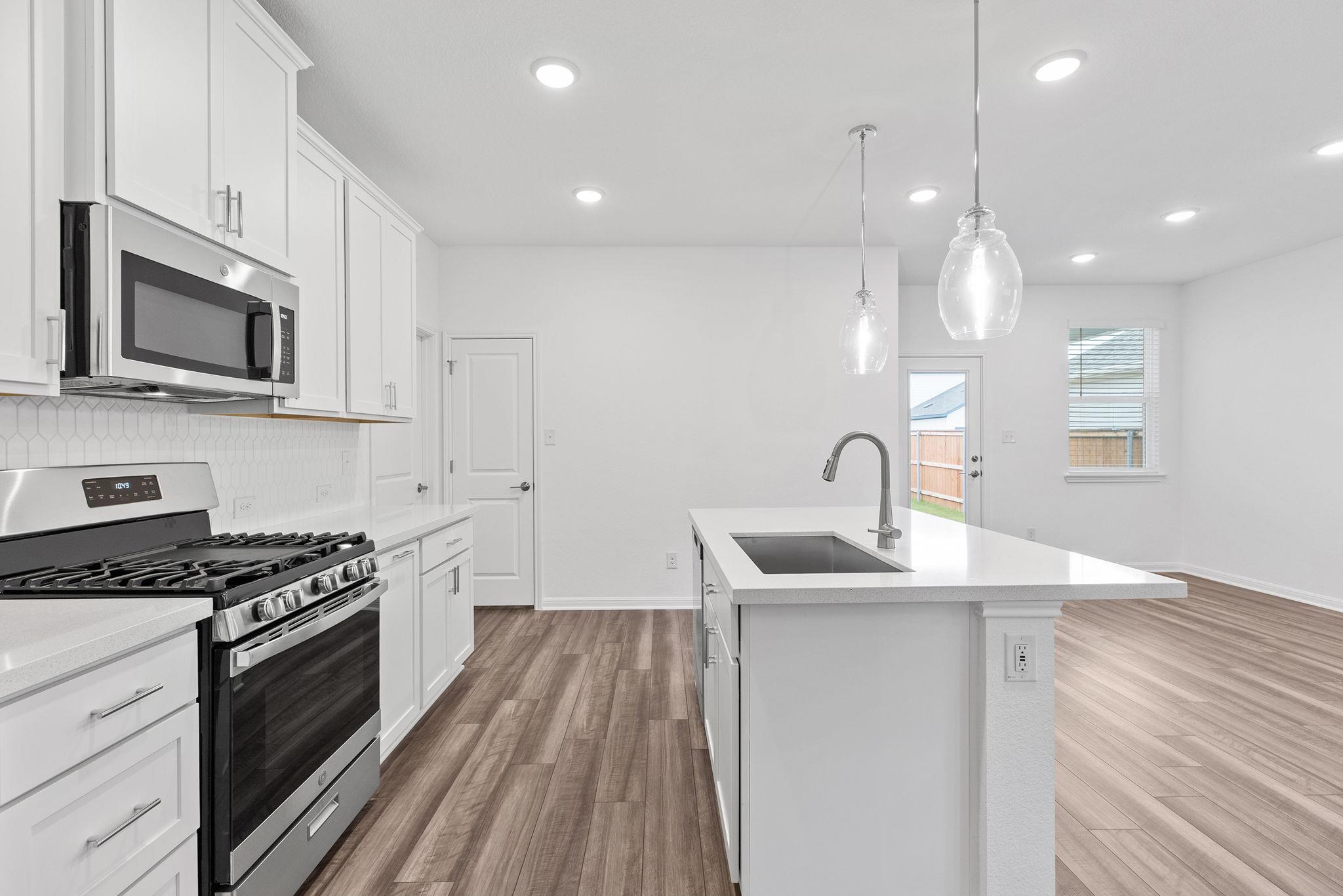 204 Flowers Ave # 123, Hutto, TX 78634