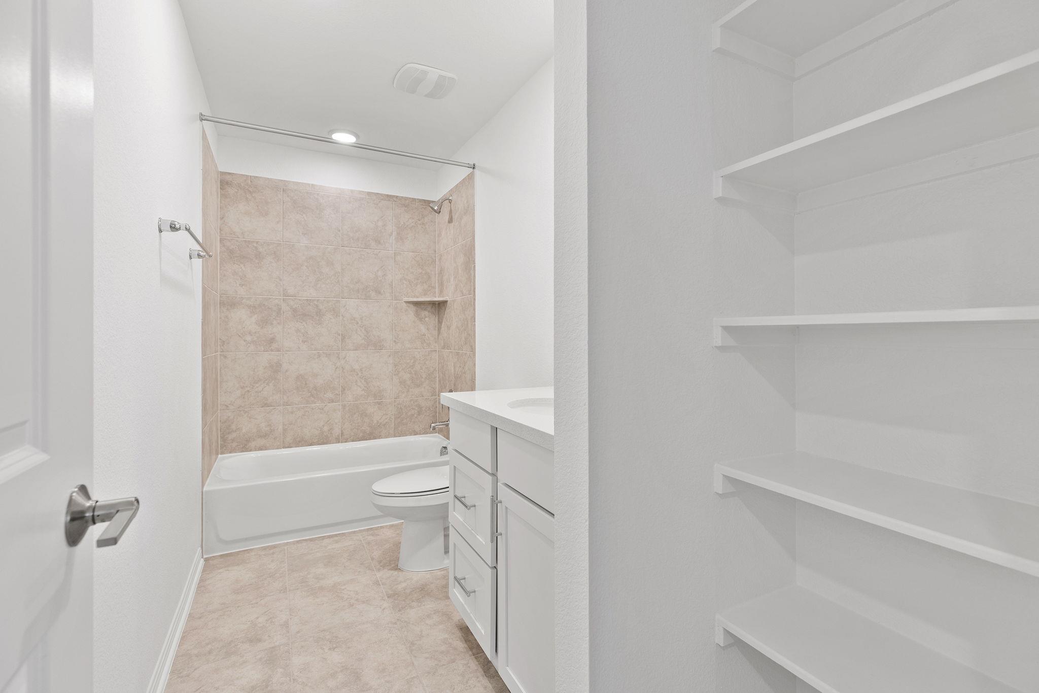 204 Flowers Ave # 123, Hutto, TX 78634