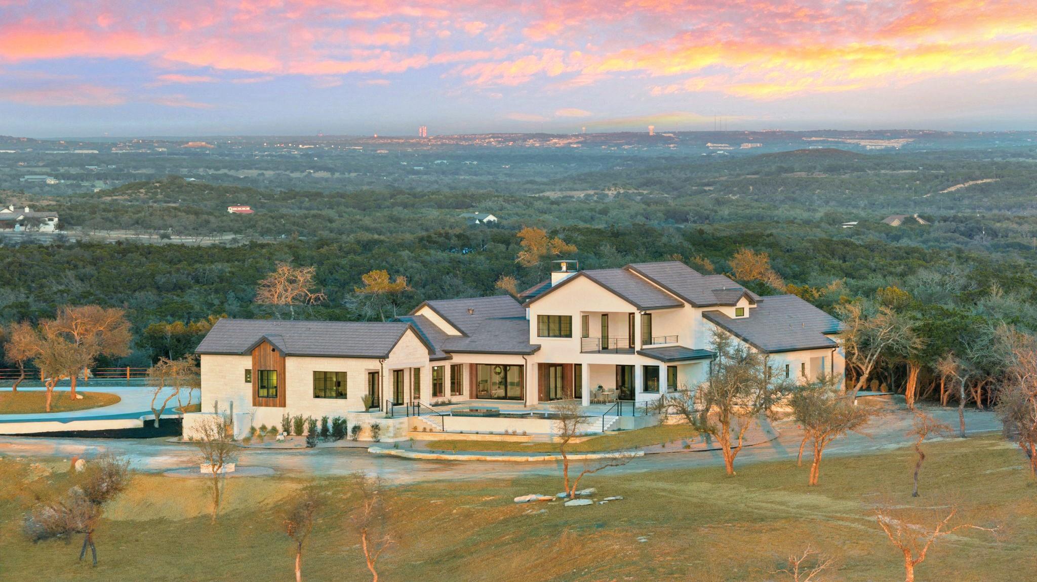 1562 Canyon Crossing View Vw, Dripping Springs, TX 78620