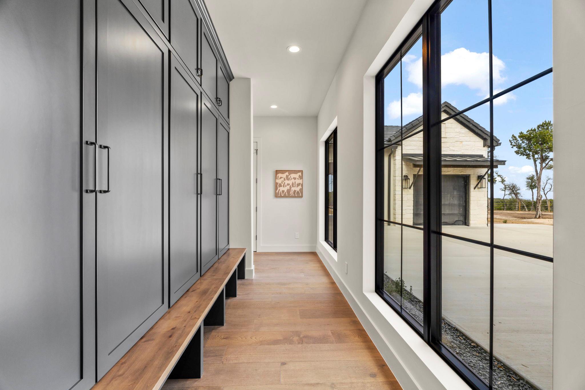 1562 Canyon Crossing View Vw, Dripping Springs, TX 78620