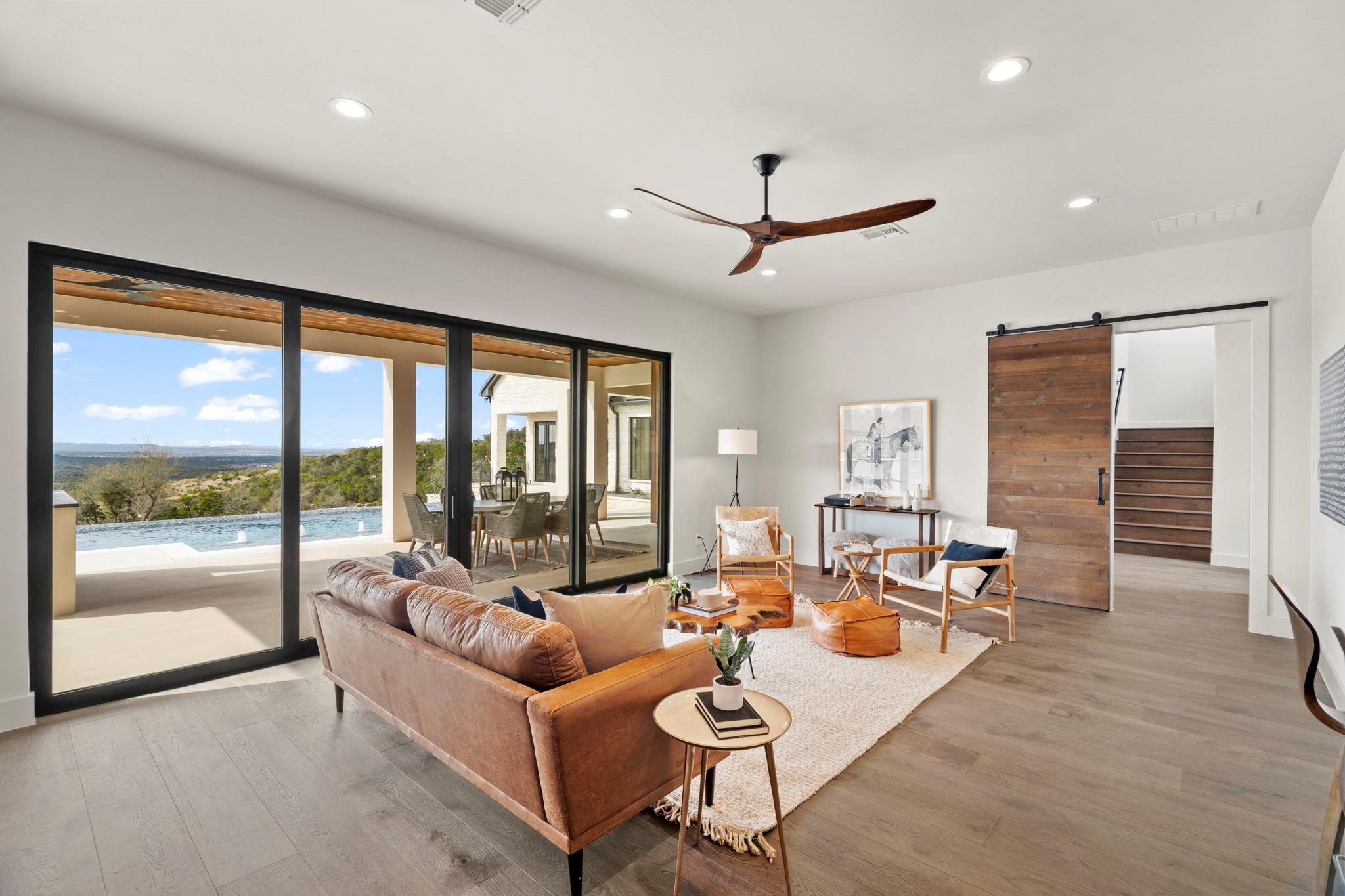 1562 Canyon Crossing View Vw, Dripping Springs, TX 78620