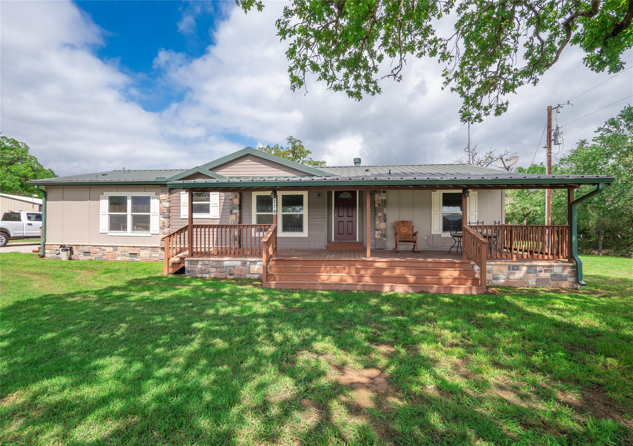 279 Highline Dr, Bastrop, TX 78602