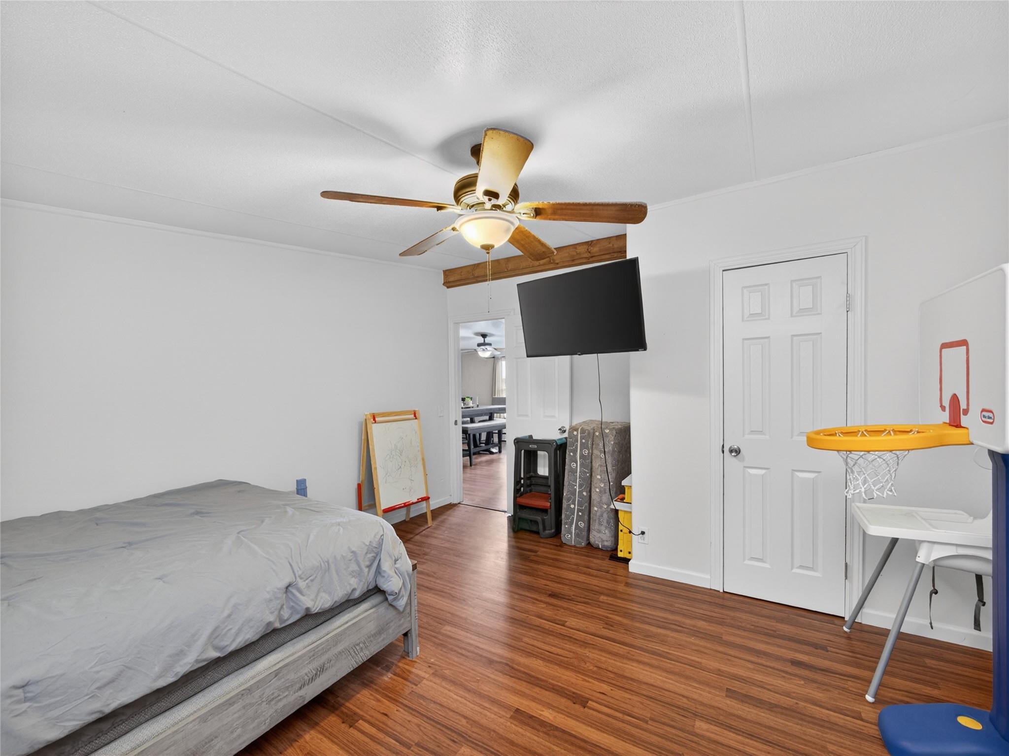 279 Highline Dr, Bastrop, TX 78602