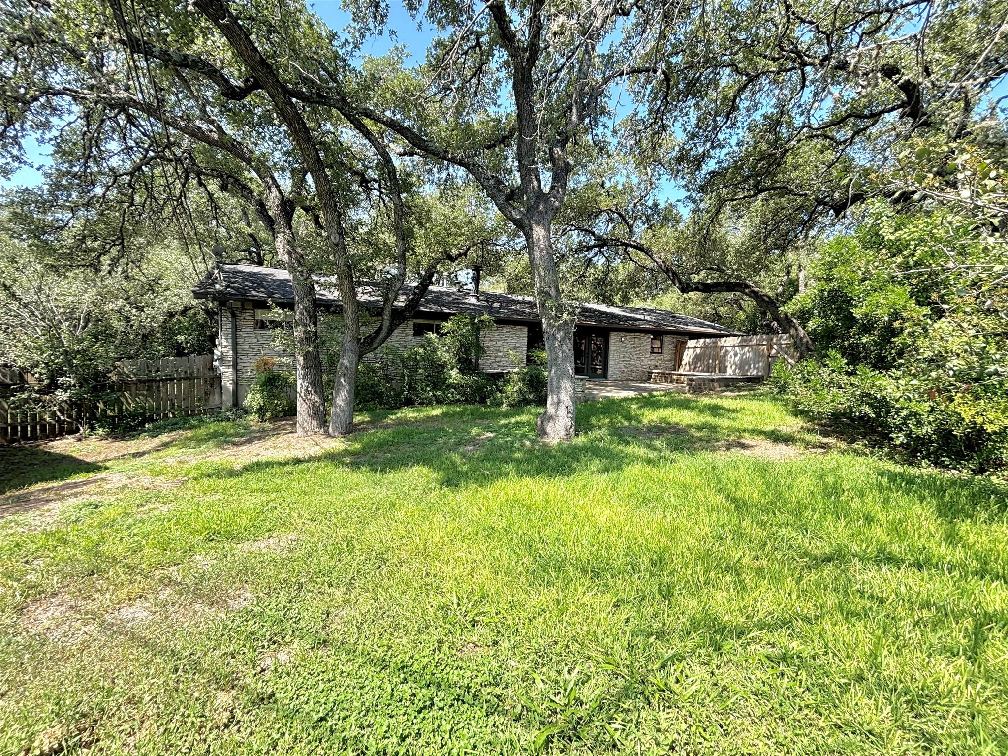 201 Westwood Ter, West Lake Hills, TX 78746