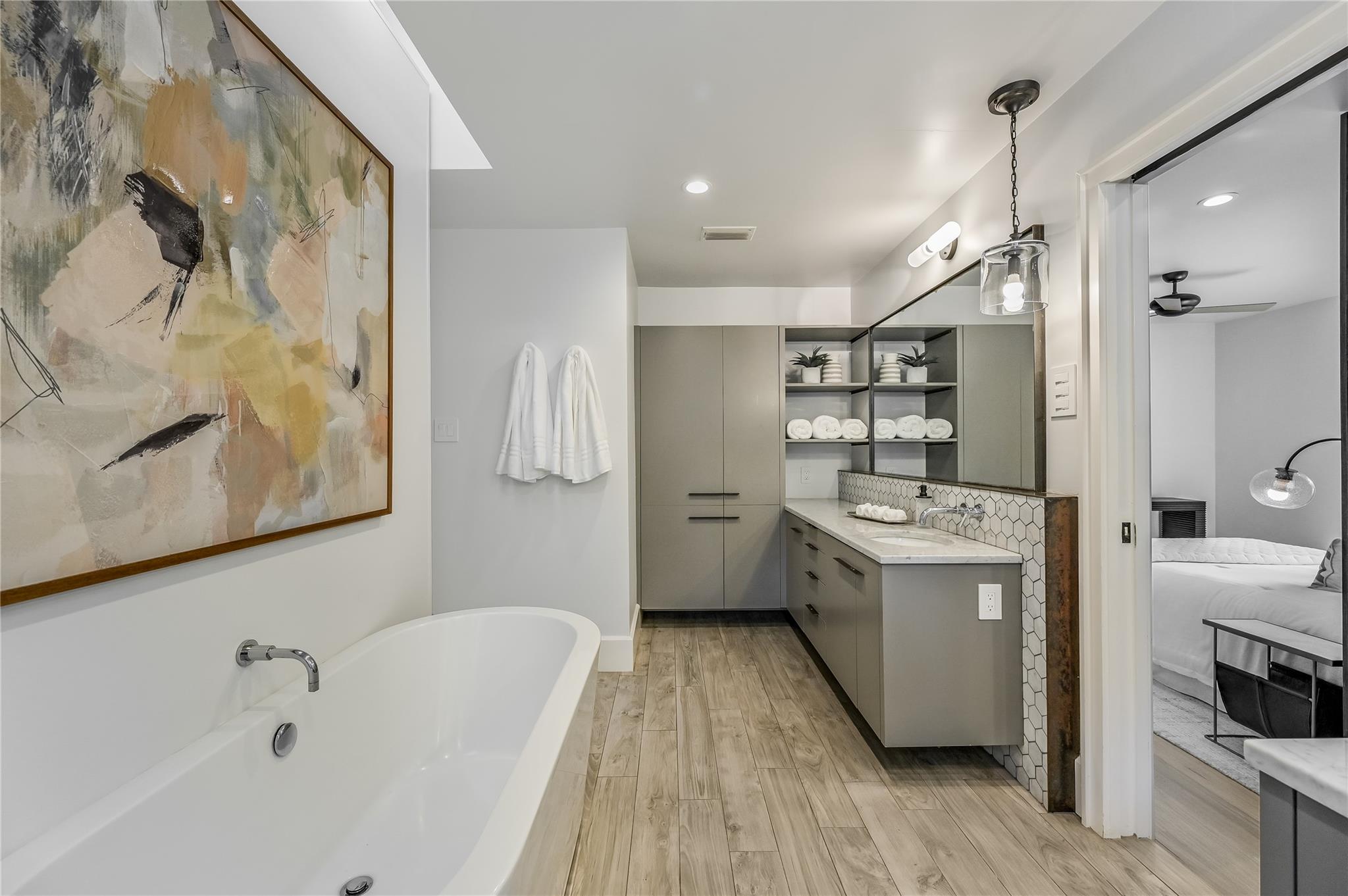 201 Westwood Ter, West Lake Hills, TX 78746