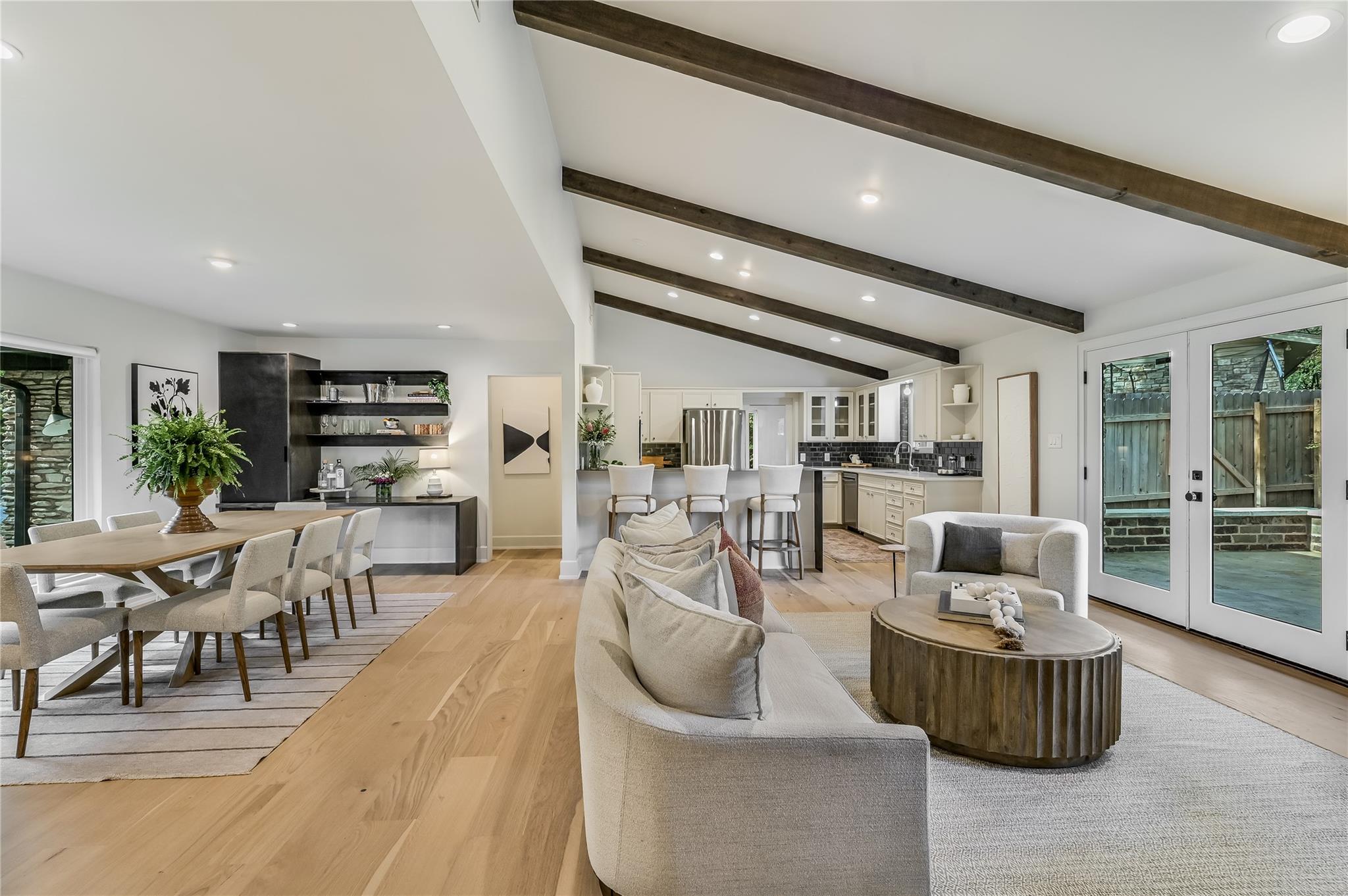 201 Westwood Ter, West Lake Hills, TX 78746