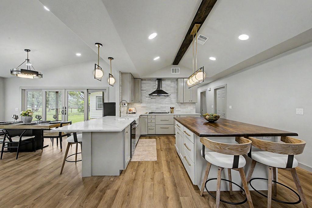200 E Meadow Ln, Wimberley, TX 78676